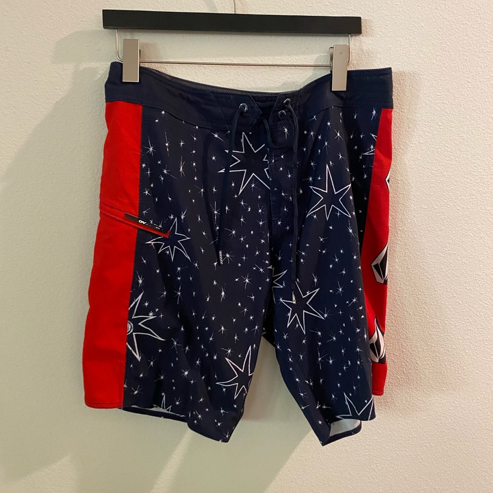 Volcom boardshorts size 31